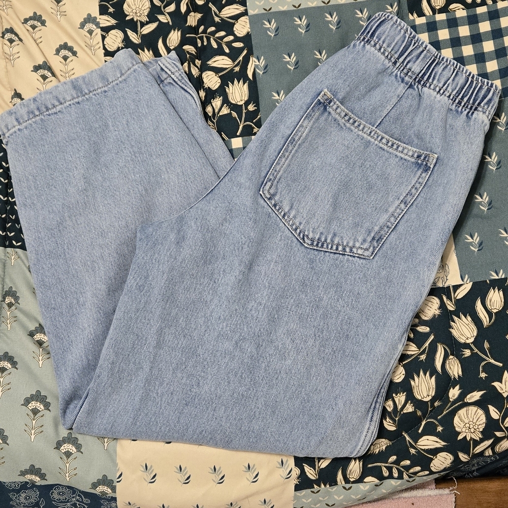 Mid Rise SuperSoft Pull-On Barrel Jeans - Picture 4 of 5